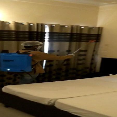 Hotel Rose Lodge Pune Bagian luar foto