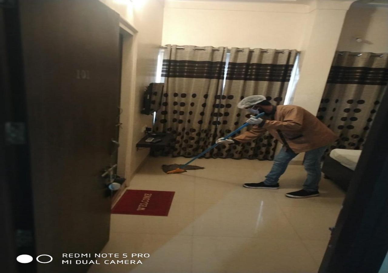 Hotel Rose Lodge Pune Bagian luar foto